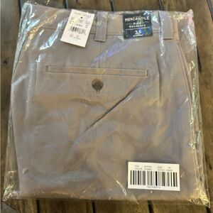 J Crew Men’s Flex Gramercy Chino Shorts in Slate w 9” inseam (still sealed)